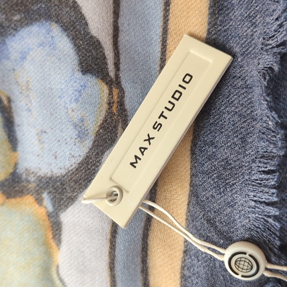 Large Wrap - Picture 6 of 7